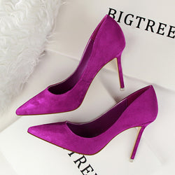Shallow pointed suede high heels